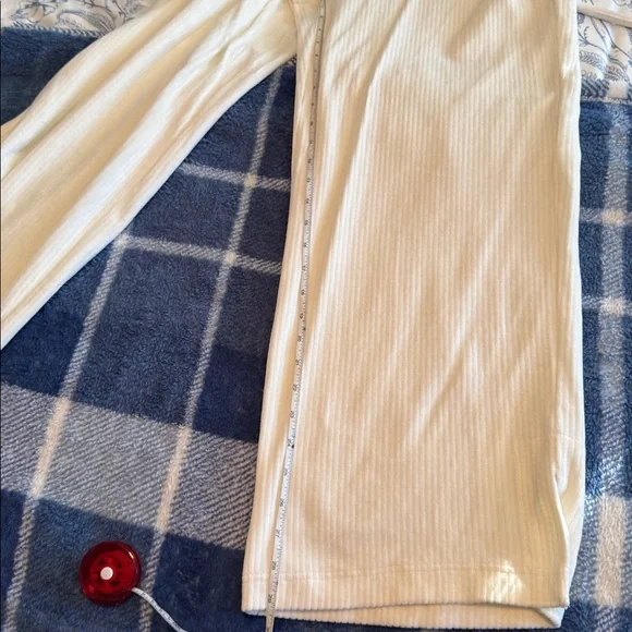 Avia Off-White Hooded Set - Picture 6 of 8